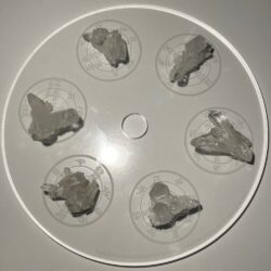 6 crystal clusters on the Urusak Water Device main plate