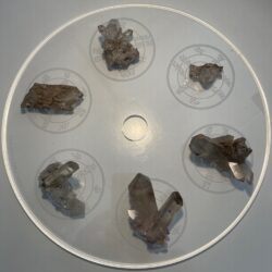 6 quartz crystal clusters on the Urusak Water Device main plate